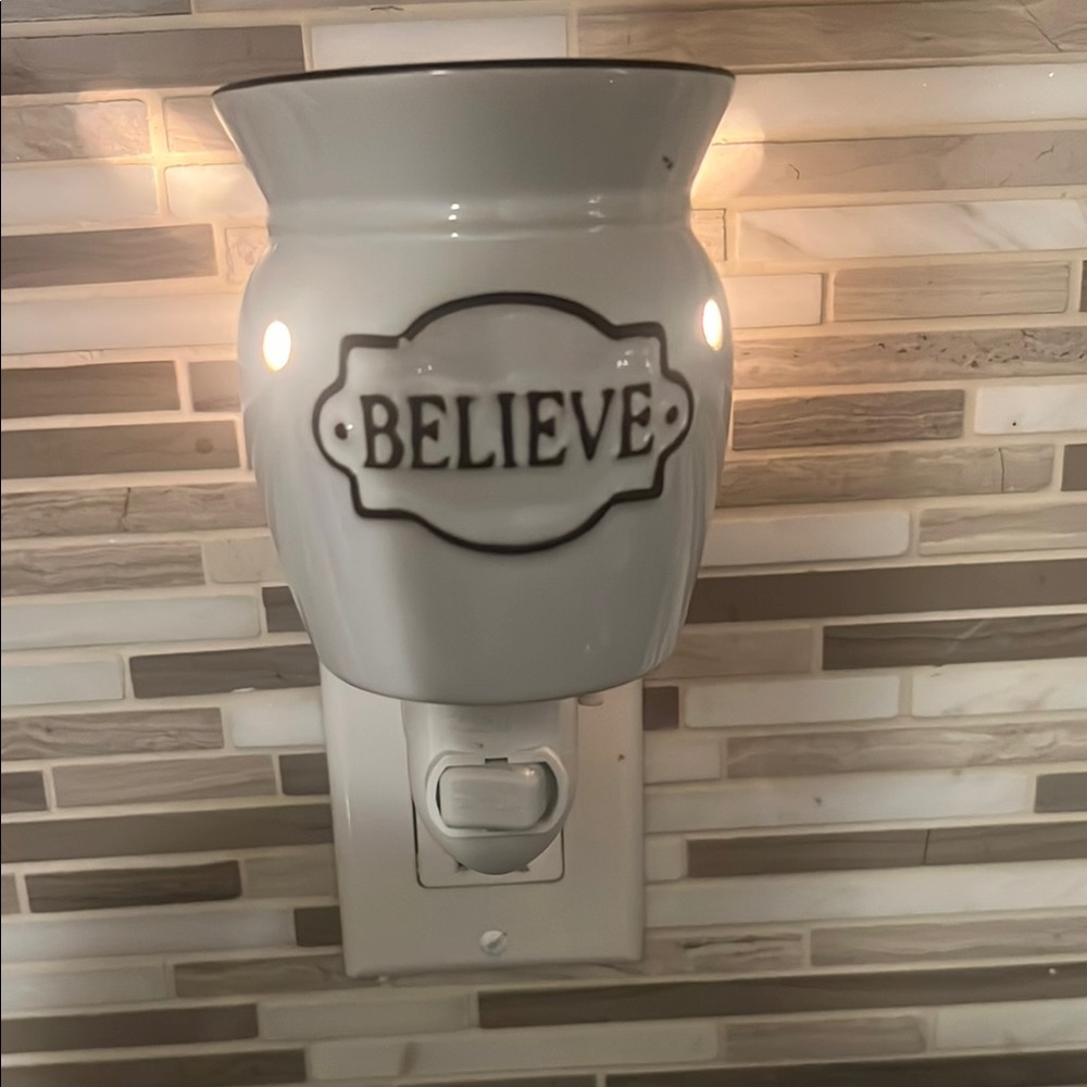 Scentsy -White Believe Wall Plug-In Wax Warmer